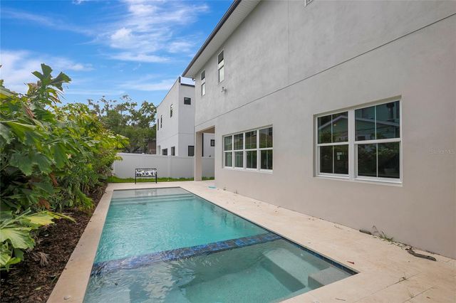 3106 W COACHMAN AVENUE, Tampa, FL 33611