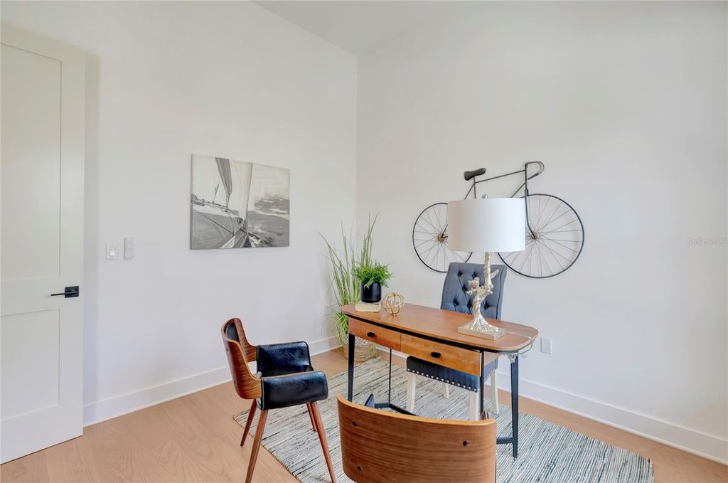 Image 11 of property listing at 3106 W COACHMAN AVENUE, Tampa, FL 33611