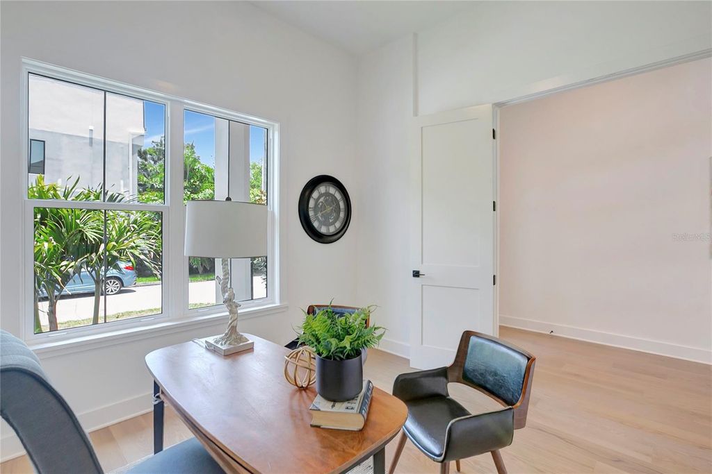 Image 12 of property listing at 3106 W COACHMAN AVENUE, Tampa, FL 33611