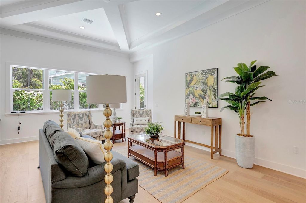 Image 18 of property listing at 3106 W COACHMAN AVENUE, Tampa, FL 33611
