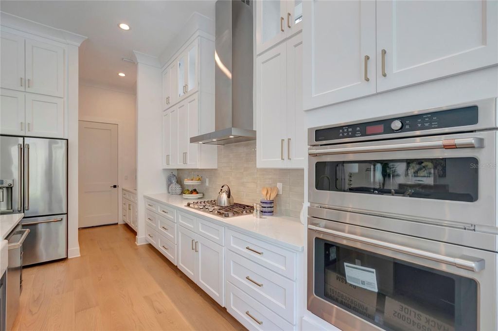 Image 26 of property listing at 3106 W COACHMAN AVENUE, Tampa, FL 33611