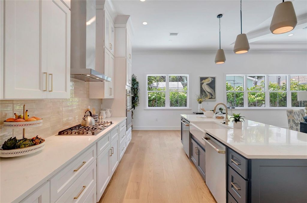 Image 29 of property listing at 3106 W COACHMAN AVENUE, Tampa, FL 33611