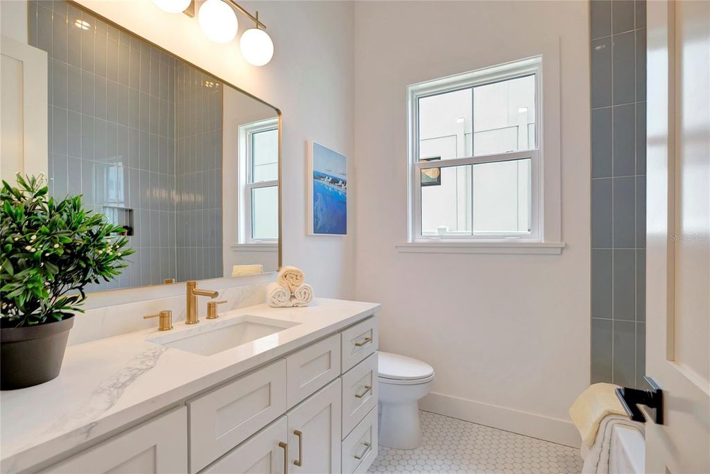 Image 32 of property listing at 3106 W COACHMAN AVENUE, Tampa, FL 33611