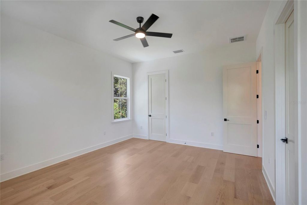 Image 39 of property listing at 3106 W COACHMAN AVENUE, Tampa, FL 33611