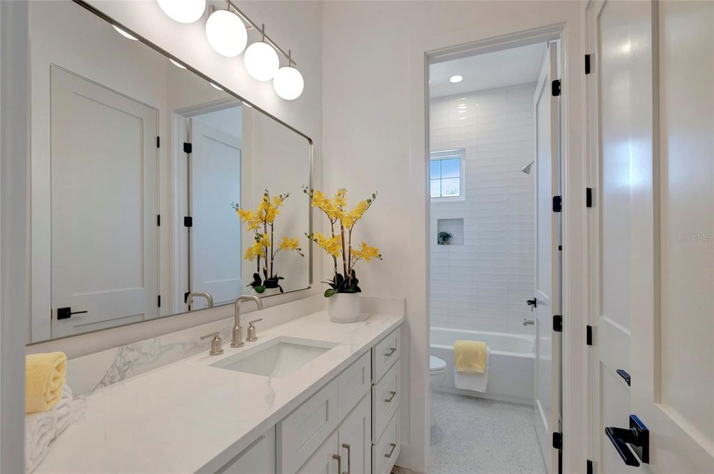 Image 41 of property listing at 3106 W COACHMAN AVENUE, Tampa, FL 33611