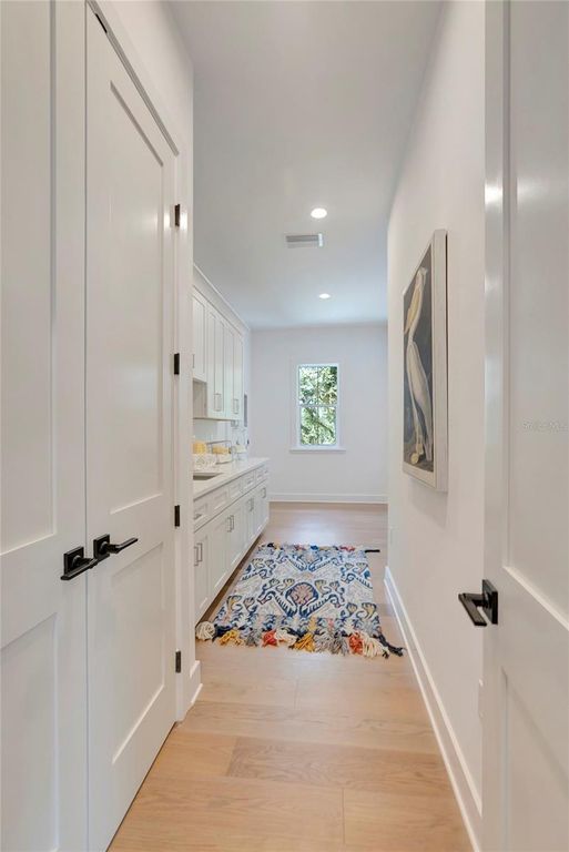 Image 54 of property listing at 3106 W COACHMAN AVENUE, Tampa, FL 33611