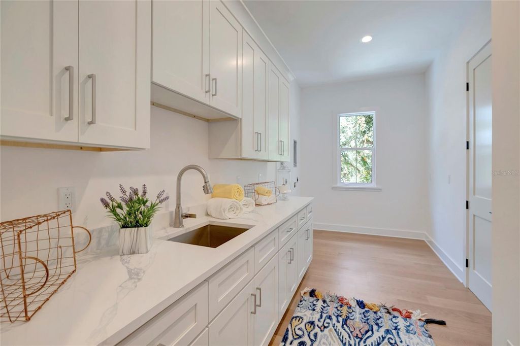 Image 55 of property listing at 3106 W COACHMAN AVENUE, Tampa, FL 33611
