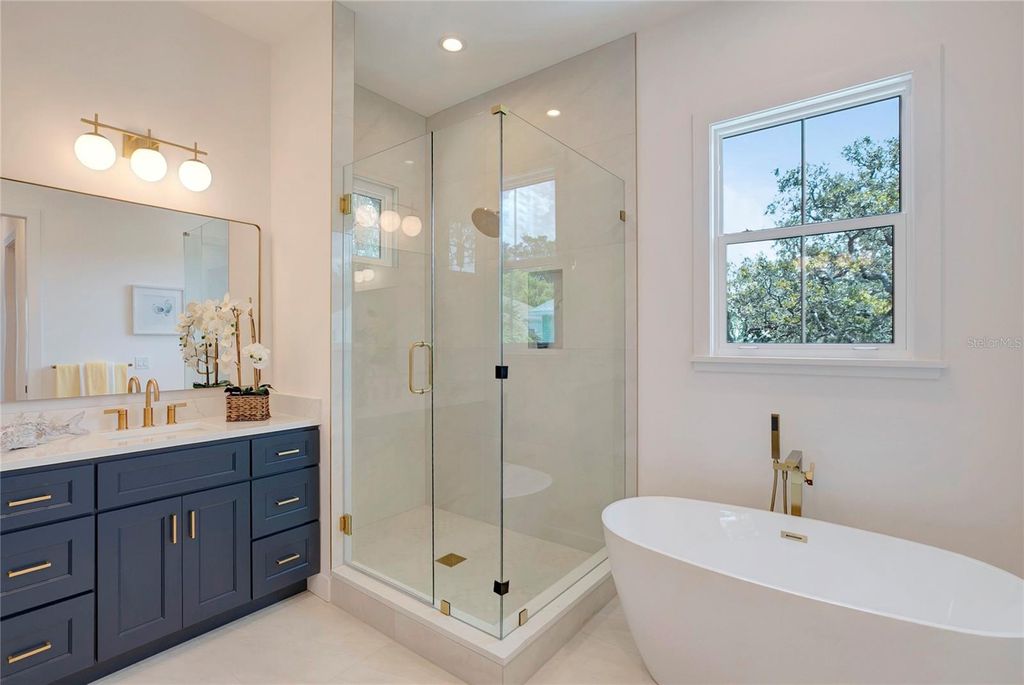 Image 65 of property listing at 3106 W COACHMAN AVENUE, Tampa, FL 33611