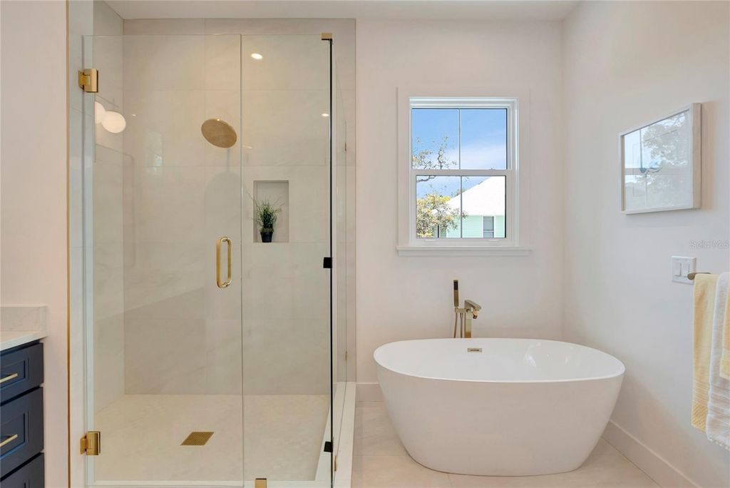 Image 66 of property listing at 3106 W COACHMAN AVENUE, Tampa, FL 33611