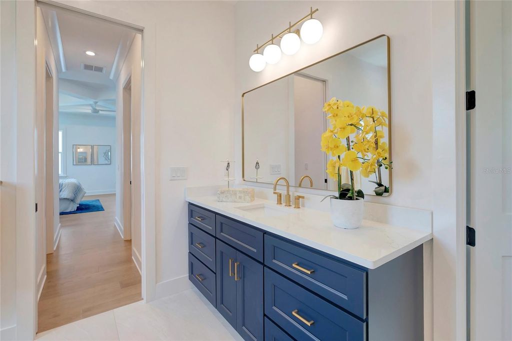 Image 67 of property listing at 3106 W COACHMAN AVENUE, Tampa, FL 33611