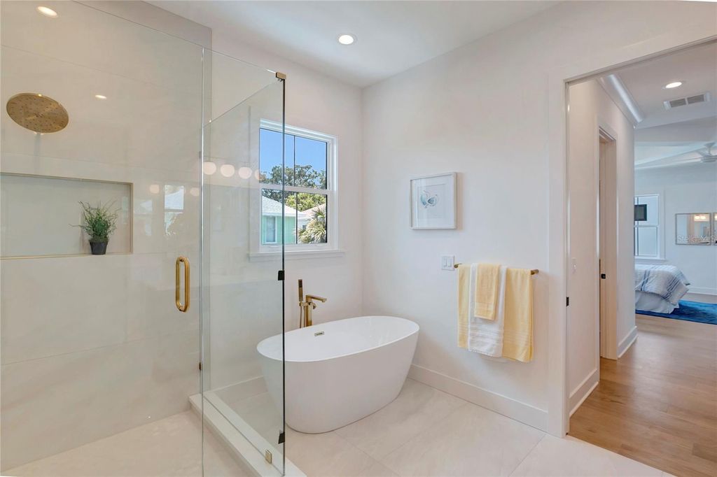 Image 68 of property listing at 3106 W COACHMAN AVENUE, Tampa, FL 33611