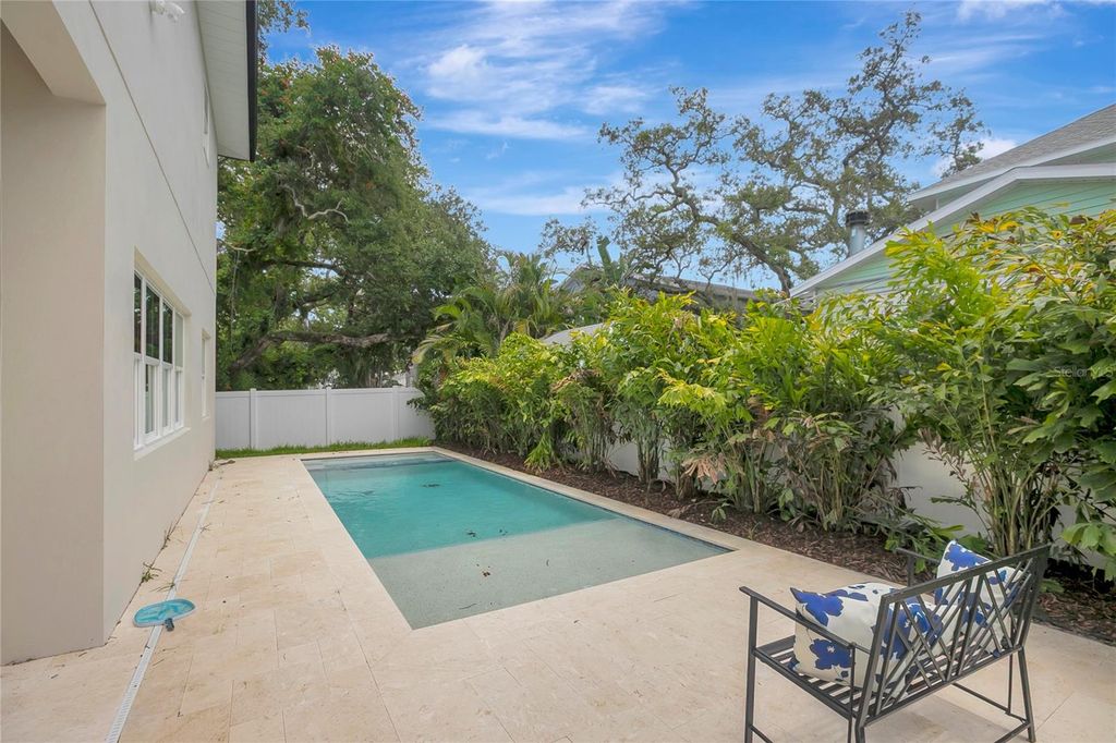 Image 71 of property listing at 3106 W COACHMAN AVENUE, Tampa, FL 33611