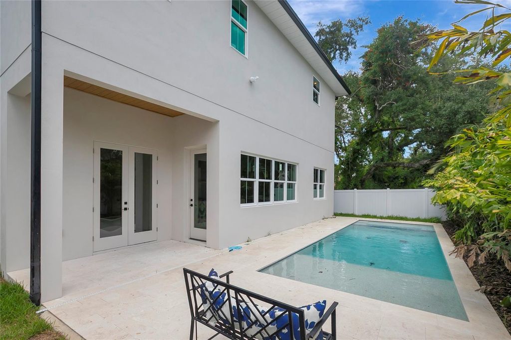 Image 73 of property listing at 3106 W COACHMAN AVENUE, Tampa, FL 33611