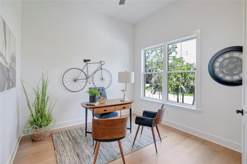 Image 10 of property listing at 3106 W COACHMAN AVENUE, Tampa, FL 33611
