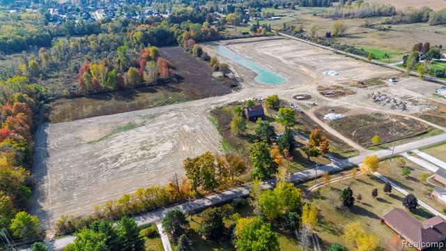 27390 25 Mile Rd, Chesterfield, MI 48051