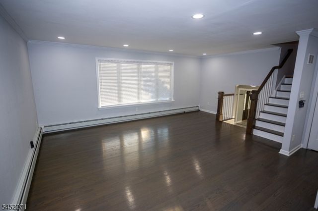 18 Robinhood Dr, Sayreville Boro, NJ 08859