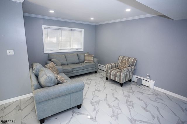 18 Robinhood Dr, Sayreville Boro, NJ 08859