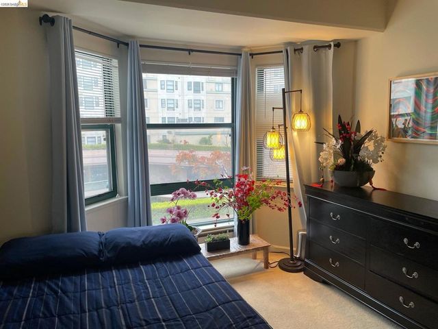 989 989 Webster St 450, Oakland, CA 94607