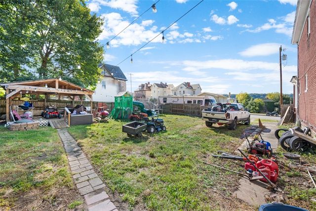 254 Ridge Ave, New Kensington, PA 15068