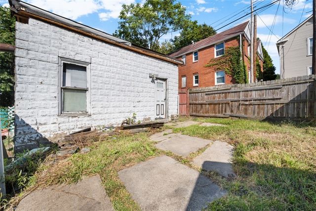 254 Ridge Ave, New Kensington, PA 15068