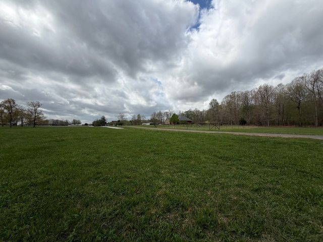 10 Ledford Mill Lane, Normandy, TN 37360