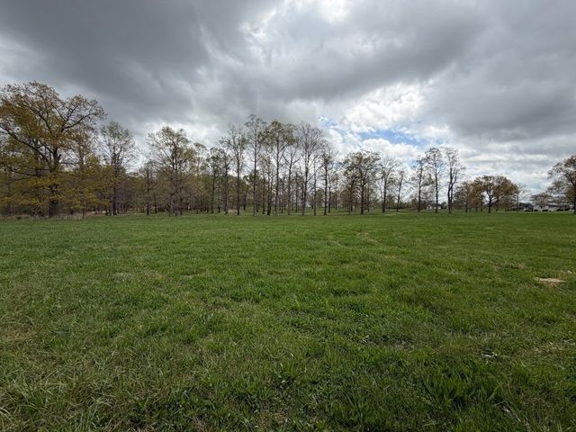 10 Ledford Mill Lane, Normandy, TN 37360