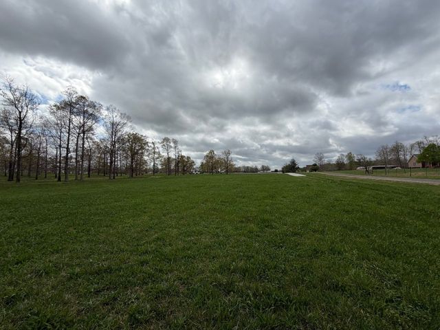 10 Ledford Mill Lane, Normandy, TN 37360