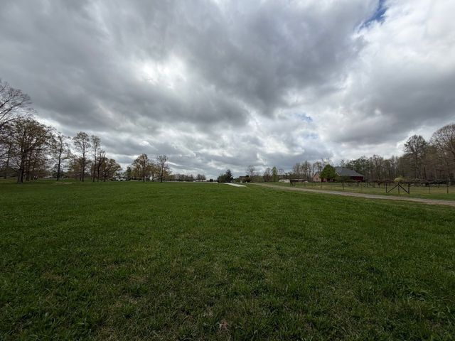 10 Ledford Mill Lane, Normandy, TN 37360