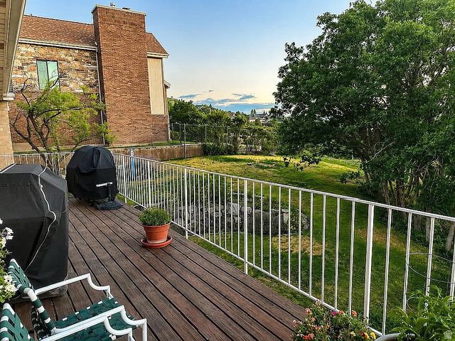 978 OAKWOOD DR, Bountiful, UT 84010