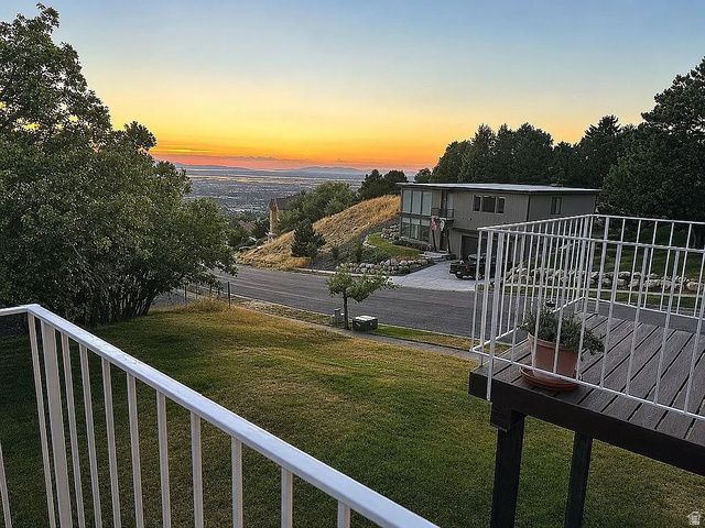 978 OAKWOOD DR, Bountiful, UT 84010