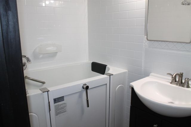 2813 LAMBETH WAY, Wichita Falls, TX 76309