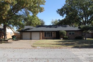 2813 LAMBETH WAY, Wichita Falls, TX 76309
