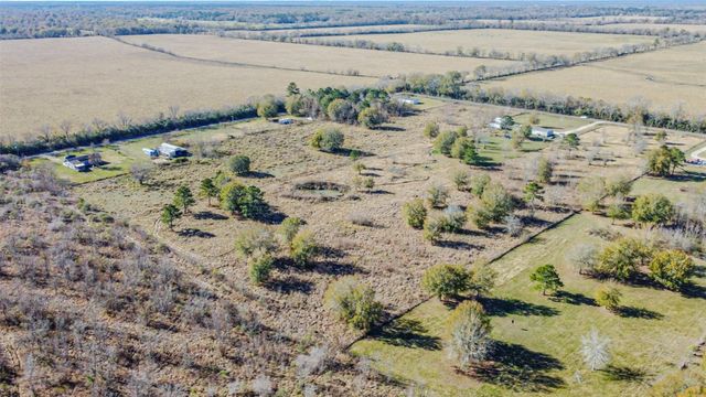 1889 County Road 2068, Hull, TX 77564