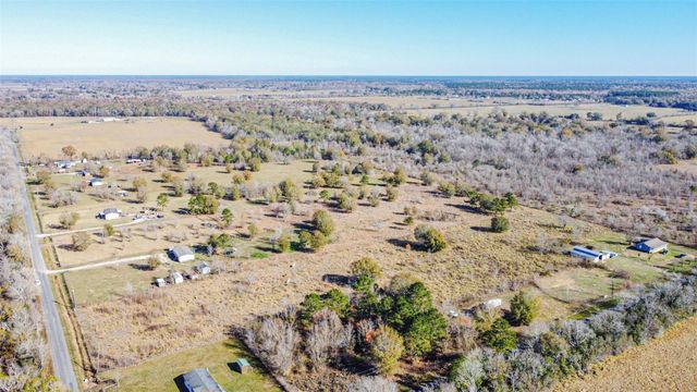 1889 County Road 2068, Hull, TX 77564