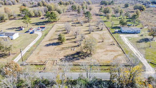 1889 County Road 2068, Hull, TX 77564