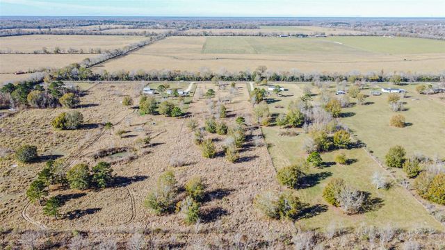 1889 County Road 2068, Hull, TX 77564