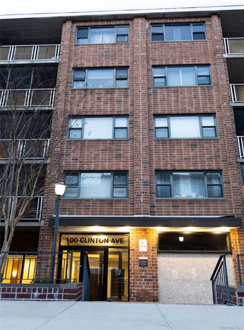 100 Clinton Avenue 2E, Mineola, NY 11504