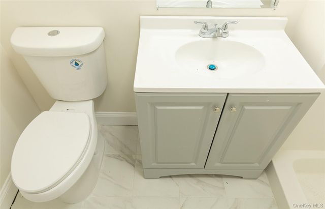 100 Clinton Avenue 2E, Mineola, NY 11504