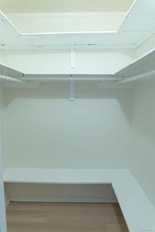 100 Clinton Avenue 2E, Mineola, NY 11504