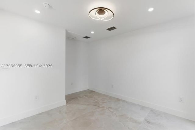 291 E Shore Dr E 0, Miami, FL 33133
