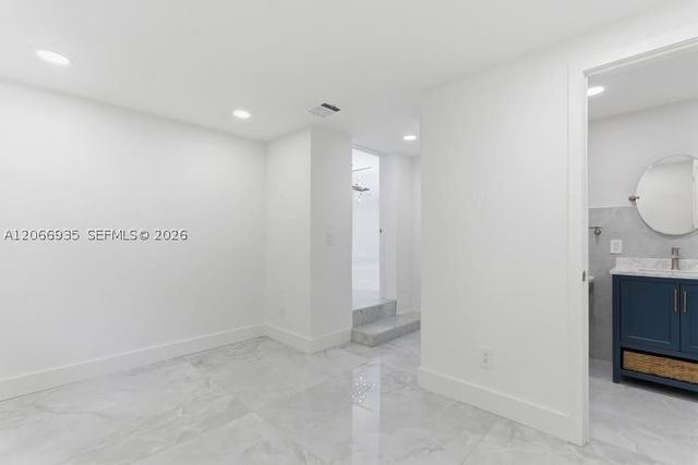 291 E Shore Dr E 0, Miami, FL 33133
