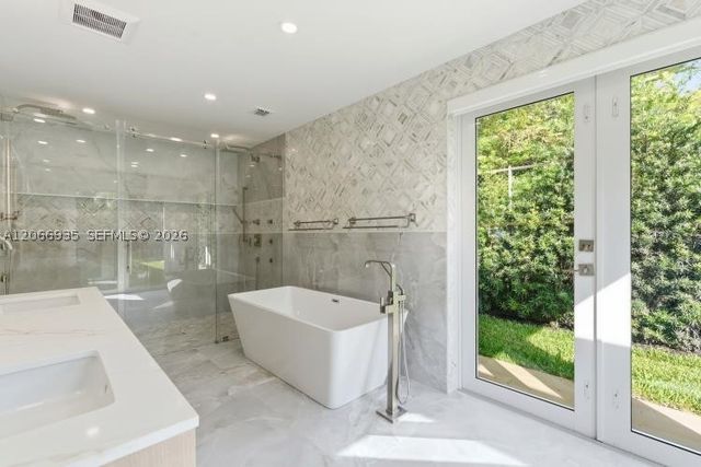 291 E Shore Dr E 0, Miami, FL 33133