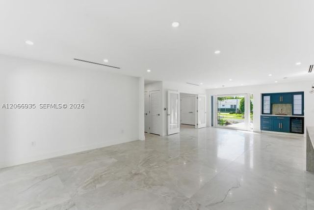 291 E Shore Dr E 0, Miami, FL 33133