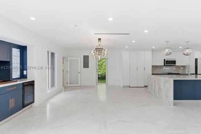 291 E Shore Dr E 0, Miami, FL 33133