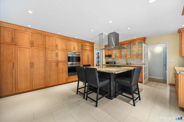 15 Four Brooks Circle, Stamford, CT 06903