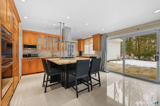 15 Four Brooks Circle, Stamford, CT 06903