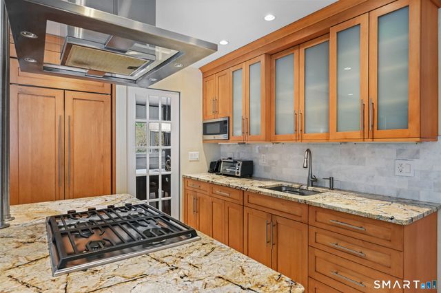 15 Four Brooks Circle, Stamford, CT 06903