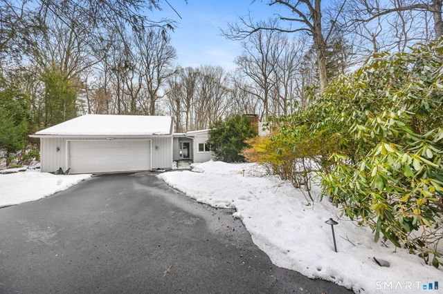 15 Four Brooks Circle, Stamford, CT 06903