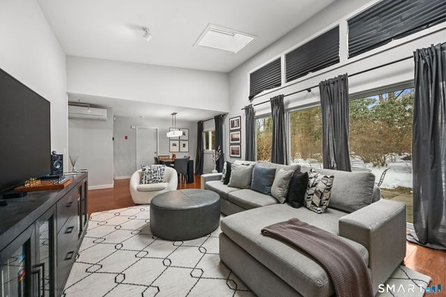 15 Four Brooks Circle, Stamford, CT 06903