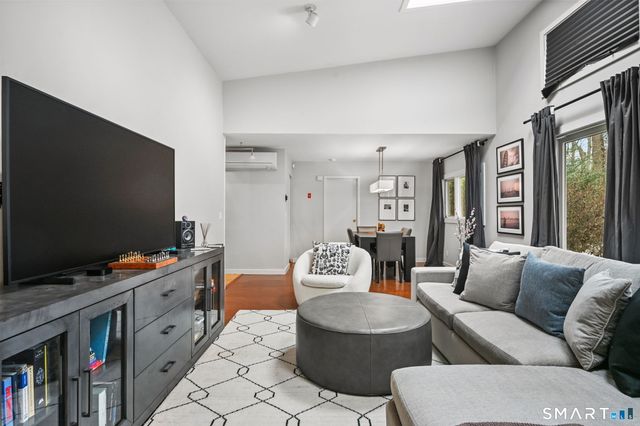 15 Four Brooks Circle, Stamford, CT 06903